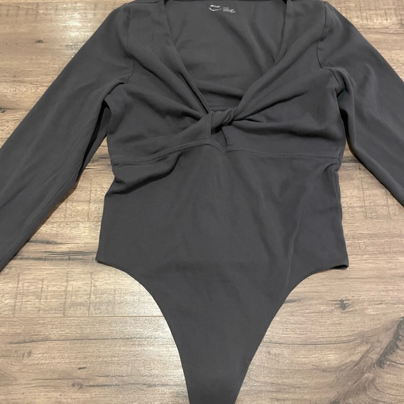 Aerie women’s size XL Twist Top Bodysuit - Charcoal Gray - Picture 2 of 5